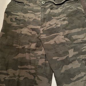 Women’s camo pants